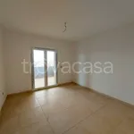 Rent 4 bedroom apartment of 125 m² in Volla