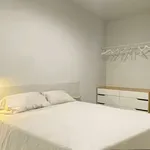 Rent 2 bedroom apartment of 120 m² in barcelona