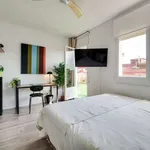 Rent a room of 220 m² in barcelona