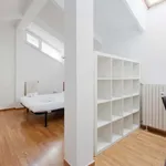 Rent 1 bedroom apartment of 33 m² in Milan