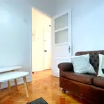 Rent 2 bedroom apartment of 88 m² in Lisbon