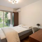 Rent a room of 85 m² in paris