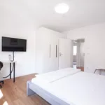 Miete 2 Schlafzimmer wohnung von 969 m² in Dusseldorf