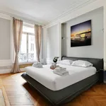 Appartement de 538 m² avec 1 chambre(s) en location à Paris