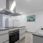 Rent 4 bedroom apartment in Valencia