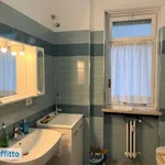 Affitto 4 camera appartamento di 122 m² in Turin