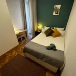 Rent a room of 160 m² in Madrid