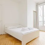 Rent 3 bedroom apartment of 120 m² in Paris