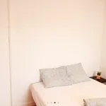 Rent a room of 75 m² in Barcelona