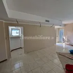 Affitto 4 camera appartamento di 120 m² in Spoleto