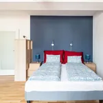 Miete 3 Schlafzimmer wohnung von 915 m² in vienna