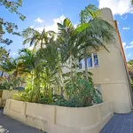 Rent 2 bedroom apartment in Bondi Beach