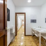 Rent a room of 118 m² in madrid