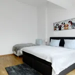 Rent 4 bedroom apartment of 130 m² in Berlin