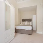 Rent 3 bedroom flat in Edinburgh  East