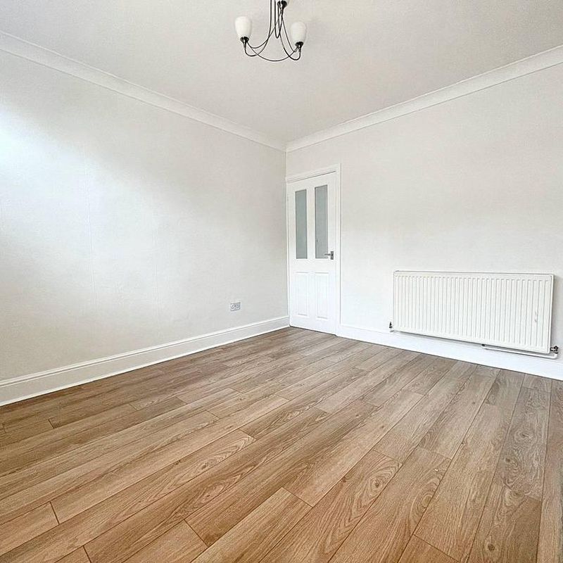 3 bedroom end of terrace house to rent Sutton in Ashfield