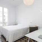 Rent 3 bedroom apartment in Barcelona