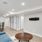 Appartement de 1323 m² avec 3 chambre(s) en location à Toronto (Humberlea-Pelmo Park)