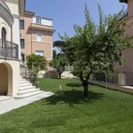 Rent 13 bedroom house of 500 m² in Roma