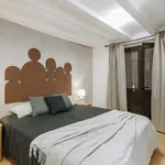 Rent 3 bedroom apartment of 80 m² in Barcelona