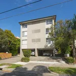 Rent 1 bedroom apartment in Essendon