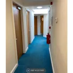 Rent 4 bedroom flat in Yorkshire And The Humber