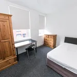 Rent 4 bedroom house in Leeds