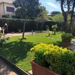 Affittasi Villa, VILLETTA BIFAMILIARE PER STAGIONE ESTIVA - Annunci Fiumicino, Frazione Fregene - Rif.557341