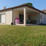 Rent 4 bedroom house of 111 m² in Plaissan