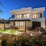 Rent 6 bedroom house of 890 m² in Marbella