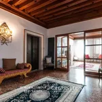 Rent 5 bedroom apartment of 200 m² in Venice