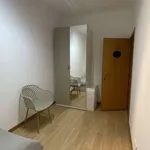 Rent a room of 75 m² in lisbon