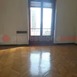 Affitto 4 camera appartamento di 170 m² in Genoa