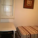 Rent 4 bedroom apartment in Barcelona