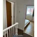 Rent 4 bedroom house in Yorkshire And The Humber