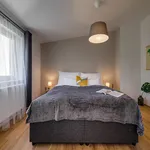 Pronajměte si 2 ložnic/e byt o rozloze 74 m² v Prague