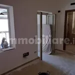 Affitto 3 camera appartamento di 64 m² in Naples