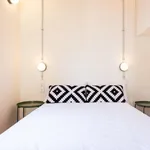 Rent 1 bedroom apartment of 32 m² in Barcelona