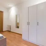 Rent a room of 200 m² in madrid