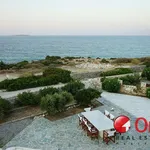 Rent 4 bedroom house of 175 m² in Πάρος