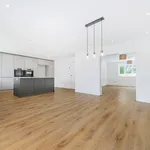 Rent 5 bedroom house in Woking