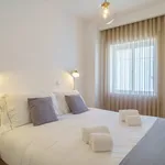 Rent 3 bedroom apartment of 102 m² in Porto