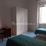 Affitto 3 camera appartamento di 103 m² in Naples