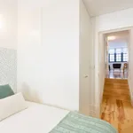 Rent 2 bedroom apartment of 60 m² in Porto