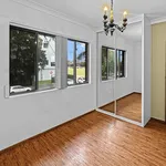 Rent 4 bedroom apartment in Warrawong