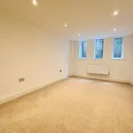 Rent 3 bedroom flat in East Midlands