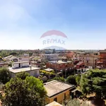 Rent 3 bedroom apartment of 94 m² in Roma