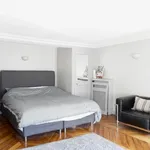 Appartement de 88 m² avec 4 chambre(s) en location à Paris