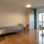 Rent a room of 120 m² in milan