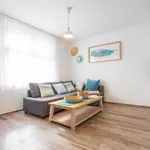 Pronajměte si 2 ložnic/e byt o rozloze 42 m² v Prague